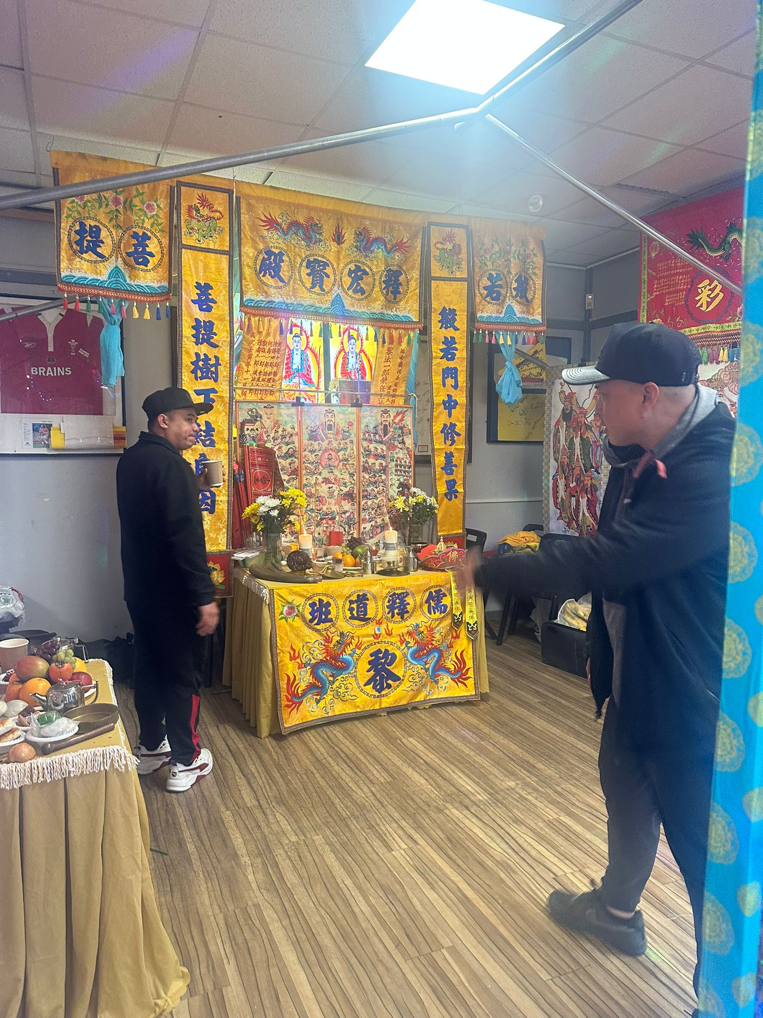 Three-day traditional Chinese funeral in the United Kingdom, photograph 2 of 9